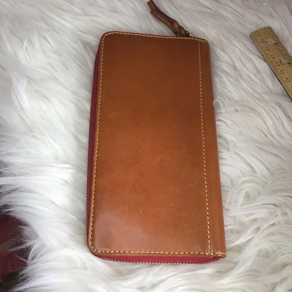 Dooney Florentine leather large wallet zip around - Picture 3 of 14